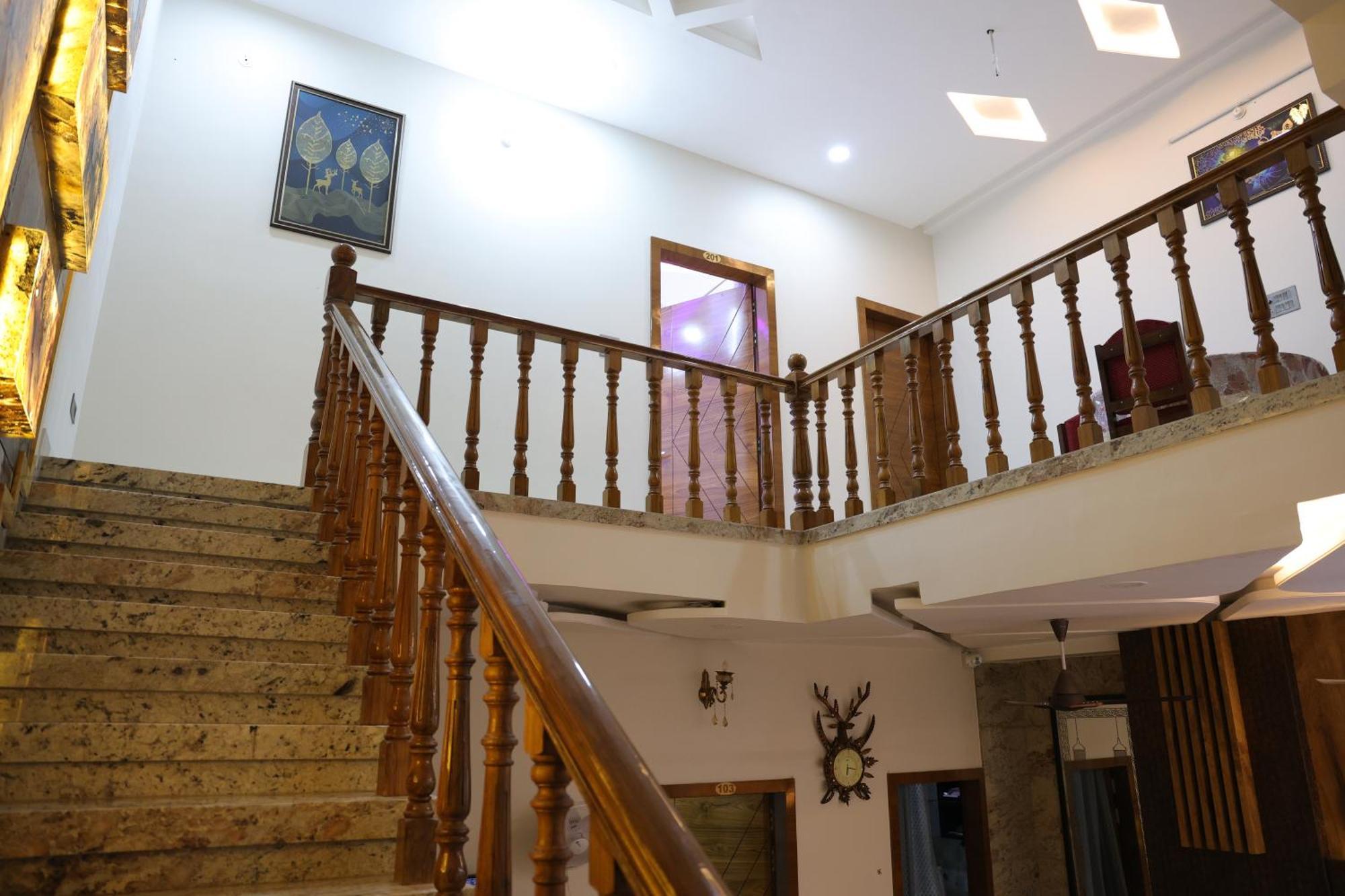 Amritam Palace A Luxury Ac Home Stay Ringas エクステリア 写真