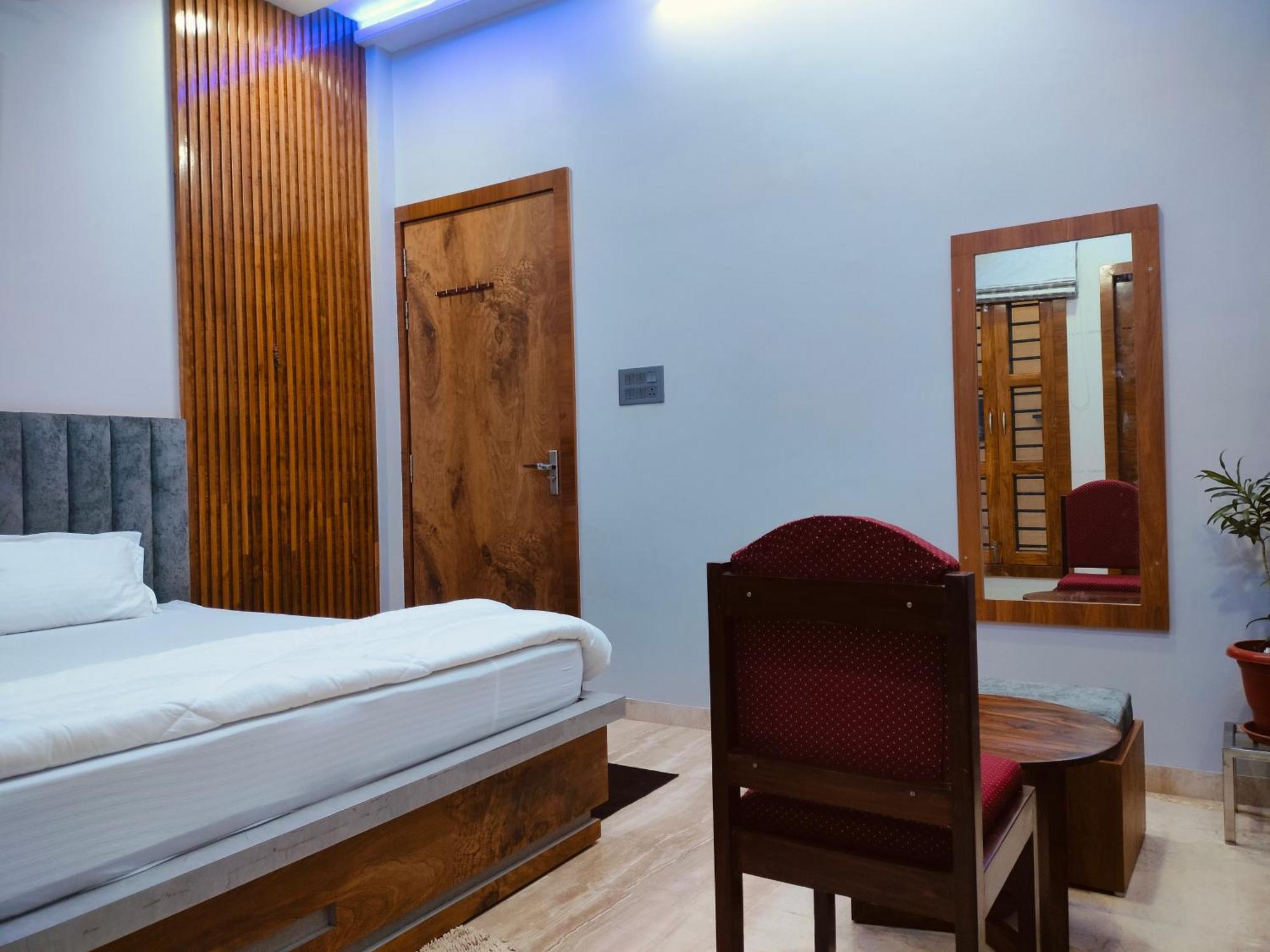 Amritam Palace A Luxury Ac Home Stay Ringas エクステリア 写真